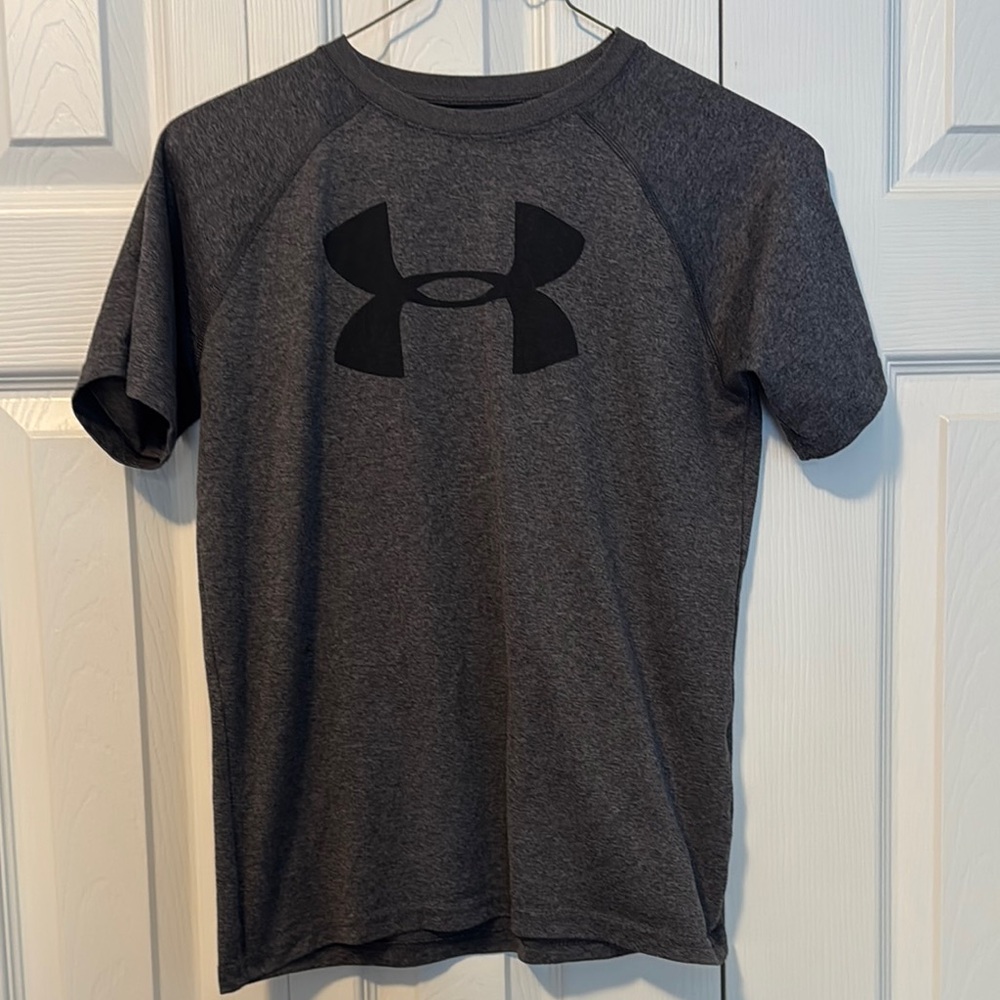 Under Armour Gray Short Sleeve Tee with Black Logo NWOT